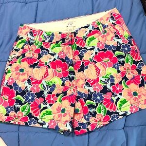 Crown & Ivy shorts size 6